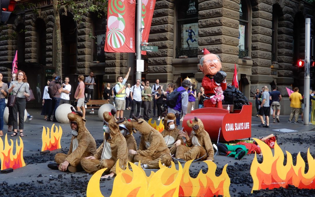 Climate activists bring Sydney traffic to a standstill