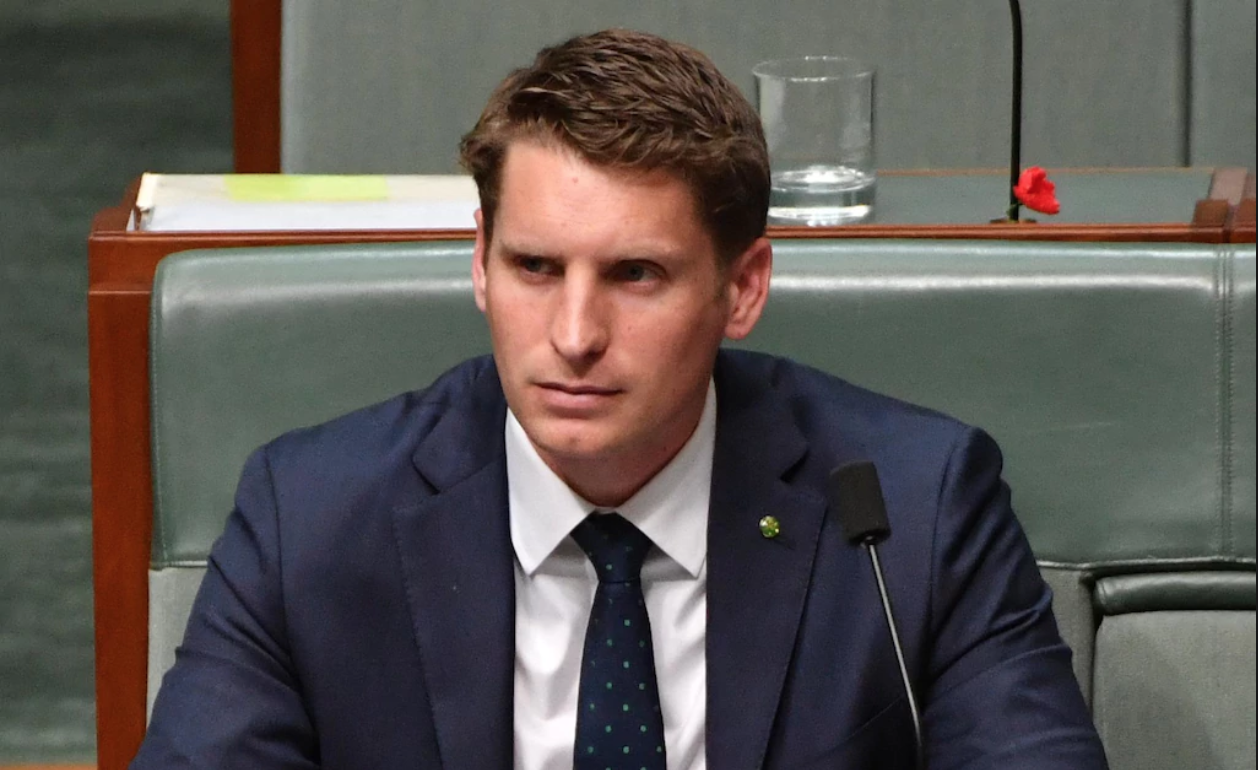 While you were asleep: Hastie points finger at China, PS4 to die soon, Mitchell/Simmons war rages on